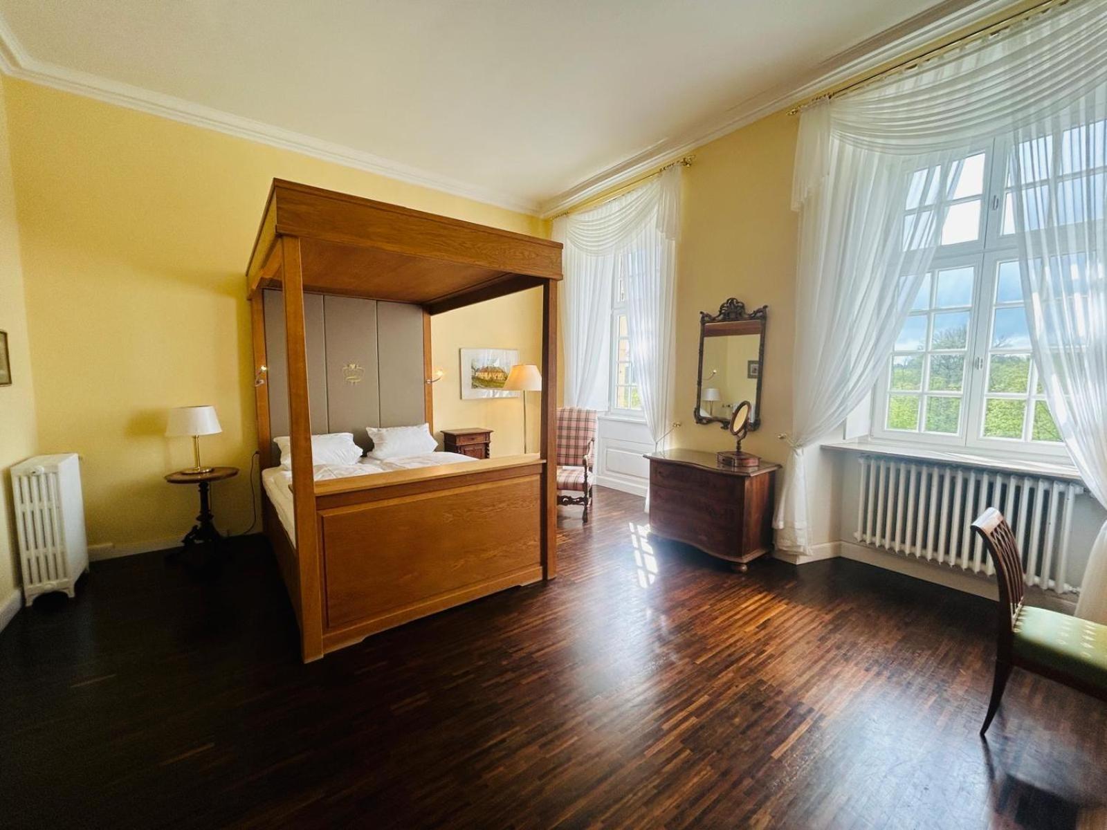 Hotel Schloss Hoehnscheid Bad Arolsen Eksteriør bilde